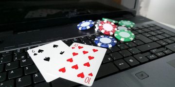 Figure out How To Make Money At Online Poker