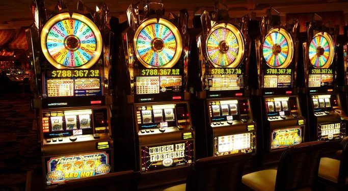 Play Online Slot Machine Game