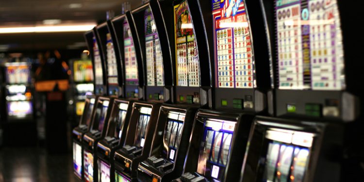 Having the Biggest Slot Machine Win – How to Select Jackpot Slot Machines