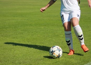 Understanding some Essential Benefits of Online Football Betting Sites