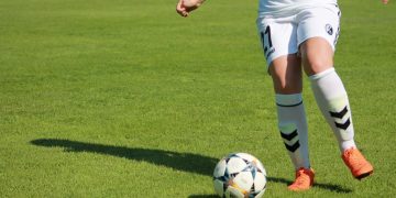 Understanding some Essential Benefits of Online Football Betting Sites
