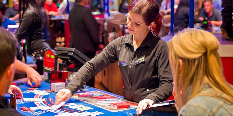Enjoy your leisure time by playing the best gambling games in online