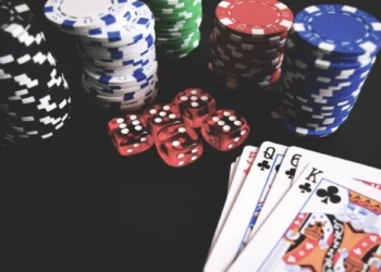 Chopping the Blinds in Live Poker: When to Do It and When to Play